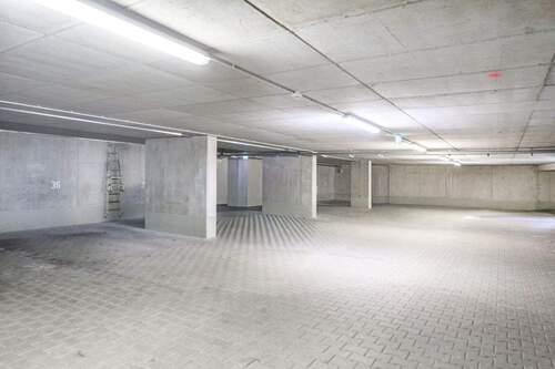 Geräumige Tiefgarage - 
