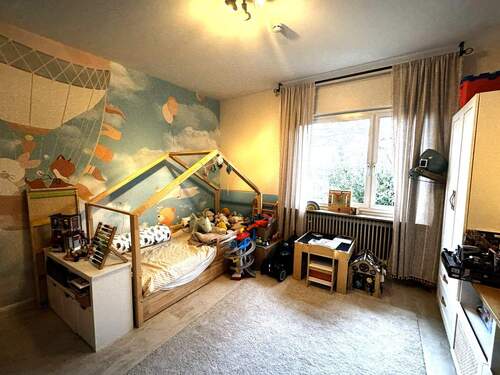 Kinderzimmer - 1 Zimmer Mehrfamilienhaus, Wohnhaus in Bous