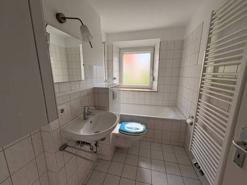 Tageslichtbad mit Wanne - 