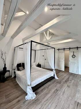 Schlafzimmer mit Ankleideraum - 