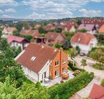 Gehoben und gepflegt: 7-Zi.-EFH mit ELW und Garten, Garage und 2 Freistellplätzen in Neubrandenburg