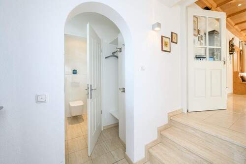 Eingangsbereich mit Garderobe - 