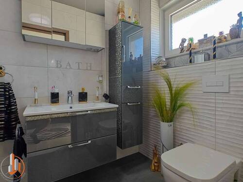 Gäste WC mit Dusche - 