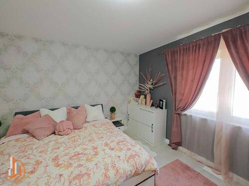 Schlafzimmer mit Zugang zum Bad - 