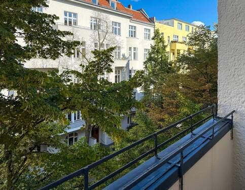 Blick vom Balkon - Etagenwohnung mit 115,40 m² in Berlin zum Kaufen