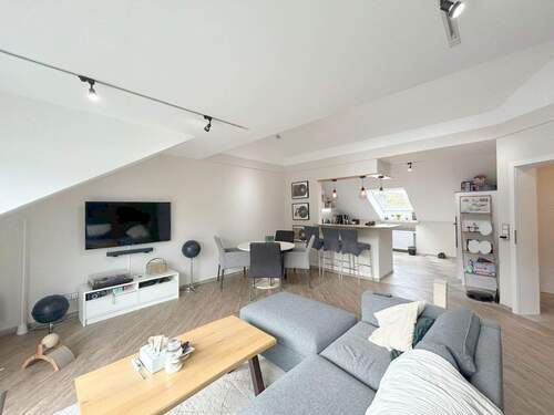Wohnzimmer - 2 Zimmer Etagenwohnung zum Kaufen in Kenn