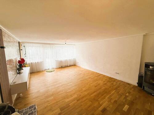 Wohnzimmer EG - 3 Zimmer Reihenmittelhaus in München