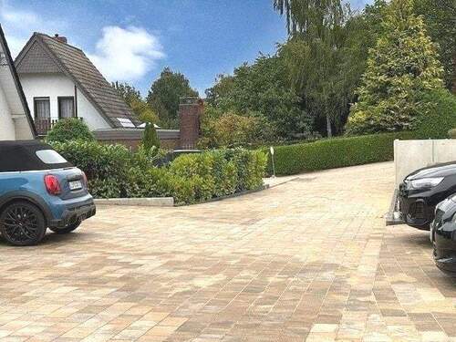 Privatstraße mit Parkfläche - 5 Zimmer Doppelhaushälfte in Vlotho