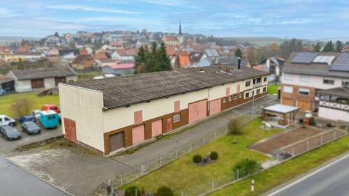 Außenansicht - 8 Zimmer Mehrfamilienhaus, Wohnhaus zum Kaufen in Schwebenried