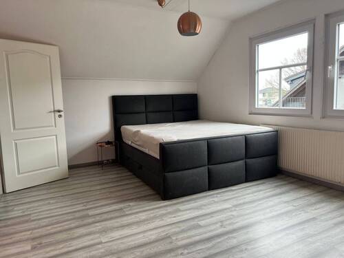 großes Schlafzimmer OG - 