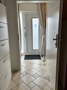 Hauseingang - 5 Zimmer Einfamilienhaus in Niederzier