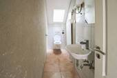 2 OG separate Toilette_ - 