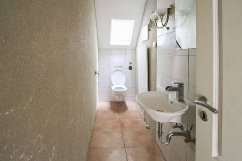 2 OG separate Toilette_ - 