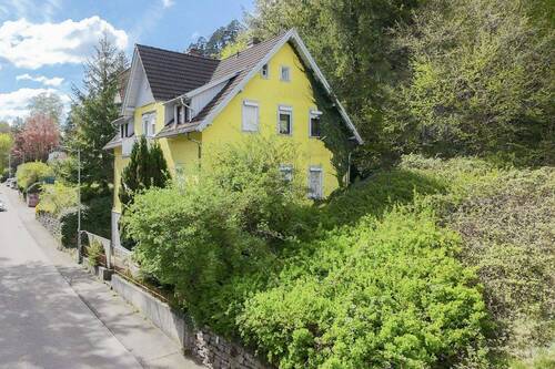 Hausansicht_(1) - 9 Zimmer Mehrfamilienhaus, Wohnhaus in Bad Herrenalb