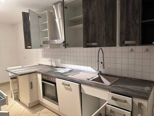 Küche - Lichtdurchflutete 3-Zimmer-Wohnung mit Balkon in Walldorf - Bezugsfertig & Top-Zustand.
