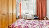 1. OG Schlafzimmer 1 - 