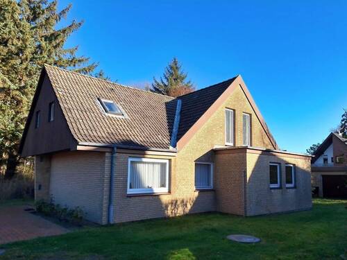 West-Ansicht - EFH in ruhiger Lage nahe dem Ortskern von Sankt Peter-Dorf