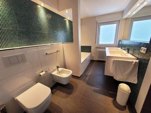 Blick ins Badezimmer - 