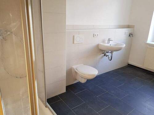 Bad - Etagenwohnung mit 62,00 m&sup2; in Brandenburg an der Havel zur Miete