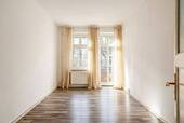 Wohnzimmer - Sonnige 2-Zimmer-Wohnung in direkter Parknähe