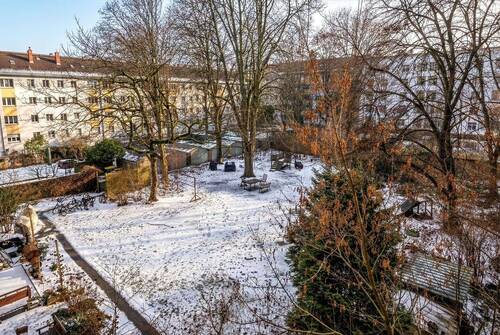 Blick in den weitläufigen Innenhof - 