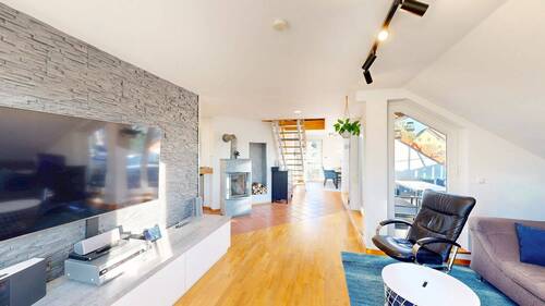 Wohnbereich & Flur - 4 Zimmer Etagenwohnung zum Kaufen in Eisingen