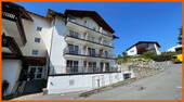 Ostseite mit Zufahrt Tiefgarage - 2 Zimmer Hotel, Pension, Gasthof in Grafenau