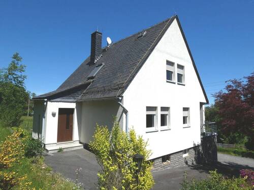 Ansicht Nordwest - 7 Zimmer Einfamilienhaus zum Kaufen in Bad Lobenstein
