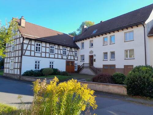 Außenansicht - 7 Zimmer Mehrfamilienhaus, Wohnhaus zum Kaufen in Hessisch Lichtenau / Reichenbach