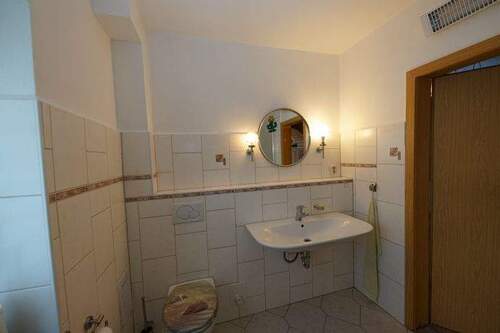 Bad Erdgeschoss 2 - 