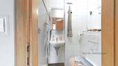 Badezimmer mit Dusche - 