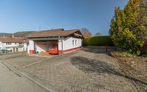 Garage und Hof - 