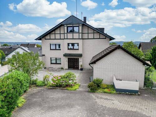 Hauseingangsbereich - Leben, Arbeit, Wachstum - auf 2.713 m² voller Möglichkeiten
