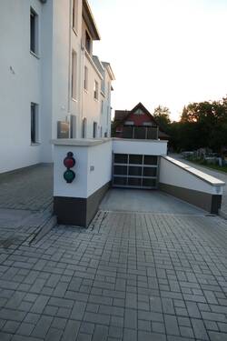 Tiefgaragenzufahrt - 