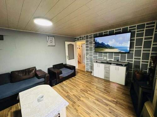 Wohnzimmer - 4 Zimmer Etagenwohnung zum Kaufen in Augsburg