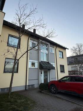 Außenansicht - Gemütliche 3-Zimmer-Wohnung mit Balkon in Altdorf!