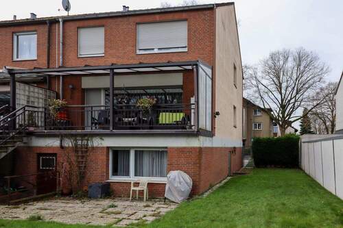 Hausansicht vom Garten - 5 Zimmer Reihenendhaus in Leverkusen