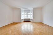 Wohnbereich - 9 Zimmer Reihenmittelhaus zum Kaufen in München