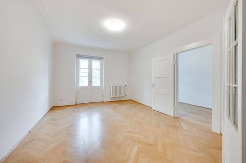 Zimmer Erdgeschoss - 9 Zimmer Reihenmittelhaus in München