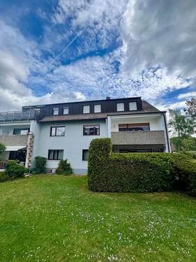Links Balkon recht auch möglich - 