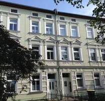 Sehr schöne 2 Raum Wohnung mit Balkon, Bad mit Dusche, Wanne - Bernburg