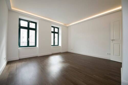 Wohnzimmer - Perfekt für 2! * Balkon * Parkett * Fußbodenheizung * tolles Bad * Wanne & Dusche * LED-Licht