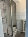 Bad mit Dusche - 