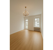 Saniertes Altbaujuwel in ruhiger Lage – 2 Zimmer, hohe Decken, Balkon und separate Küche vereinen Berliner Charme mit modernem Wohnkomfort