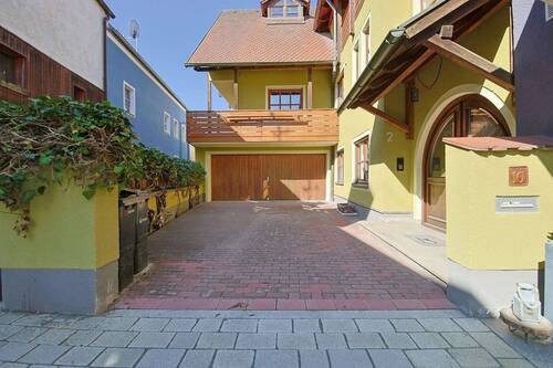 Stadthaus Hirschau Aussen (3) - 5 Zimmer Mehrfamilienhaus, Wohnhaus in Hirschau