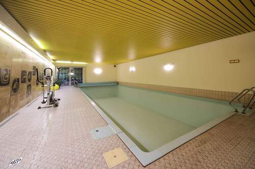 17 - Schwimmbad - 