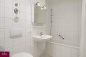 Innliegendes Bad mit Badewanne - 