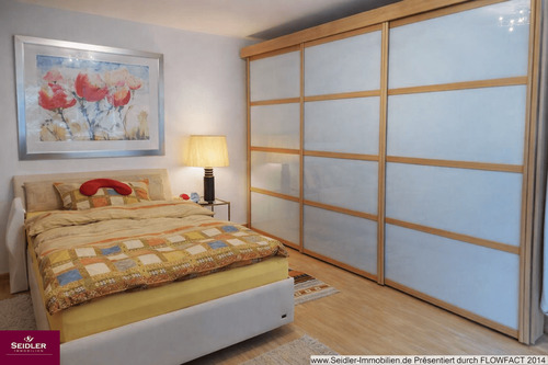 Schlafzimmer mit Platz für Arbeitsbereich - 