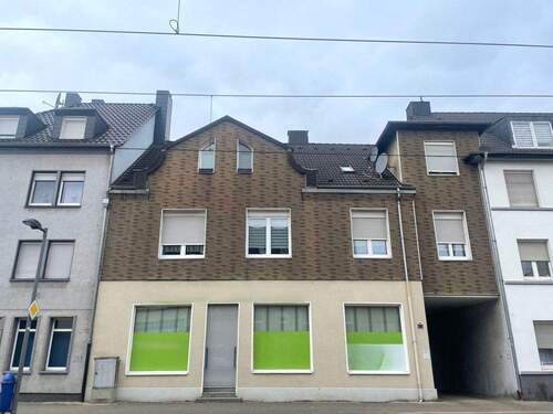 Frontansicht - Helle Bürofläche 