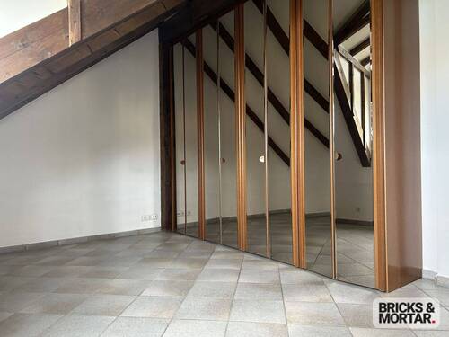 Schlafzimmer mit Einbauschrank - 